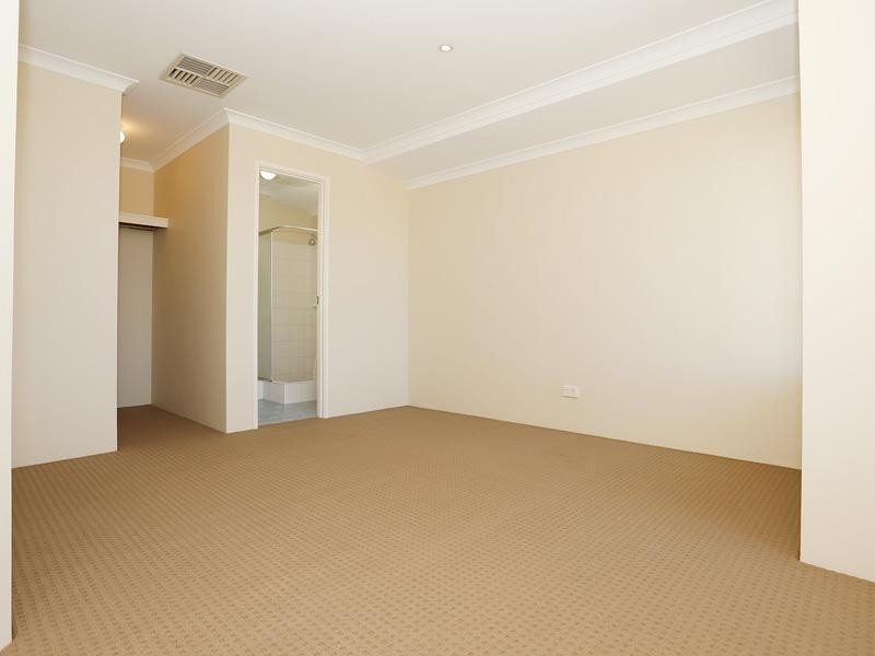 1 Allanbi Circle, Carramar WA 6031