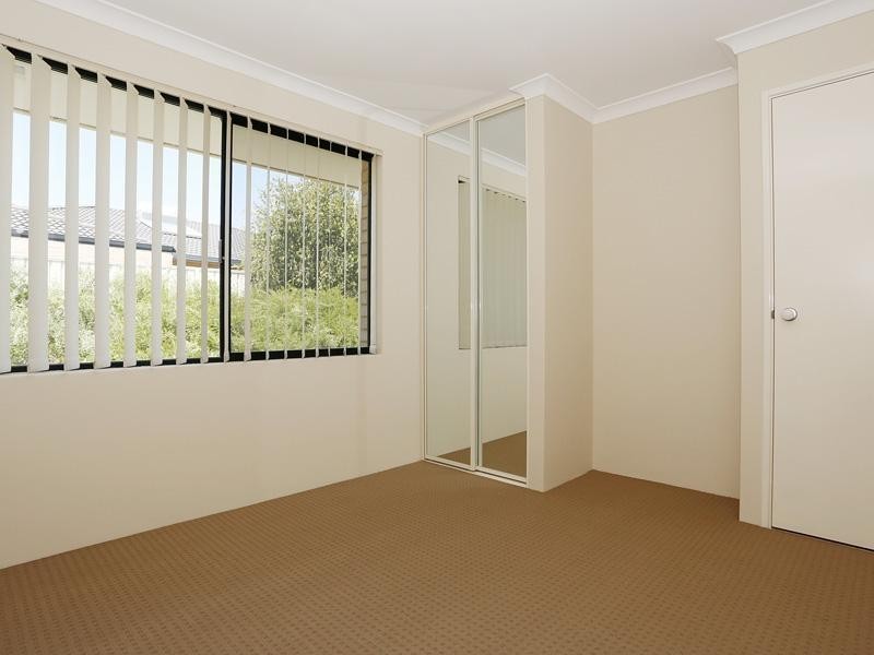 1 Allanbi Circle, Carramar WA 6031