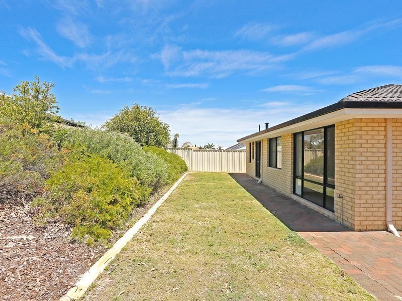 1 Allanbi Circle, Carramar WA 6031