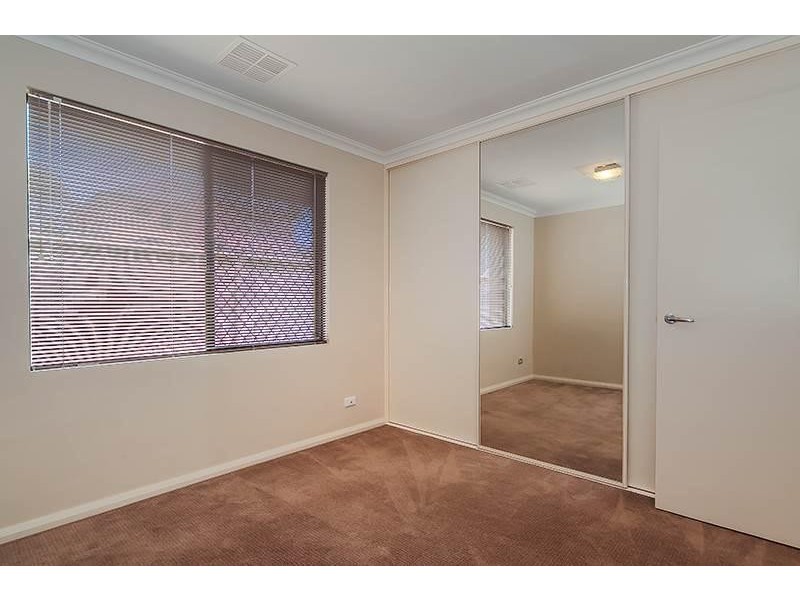 2/217 RAVENSCAR Street, Doubleview WA 6018