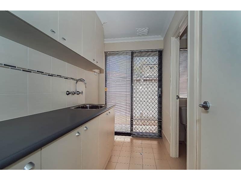 2/217 RAVENSCAR Street, Doubleview WA 6018