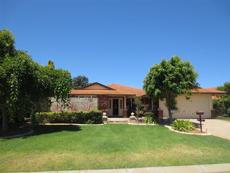 8 Tarbolton Gardens, Kinross WA 6028