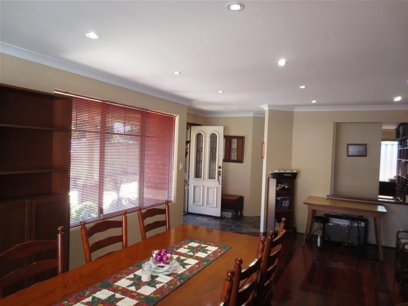 8 Tarbolton Gardens, Kinross WA 6028