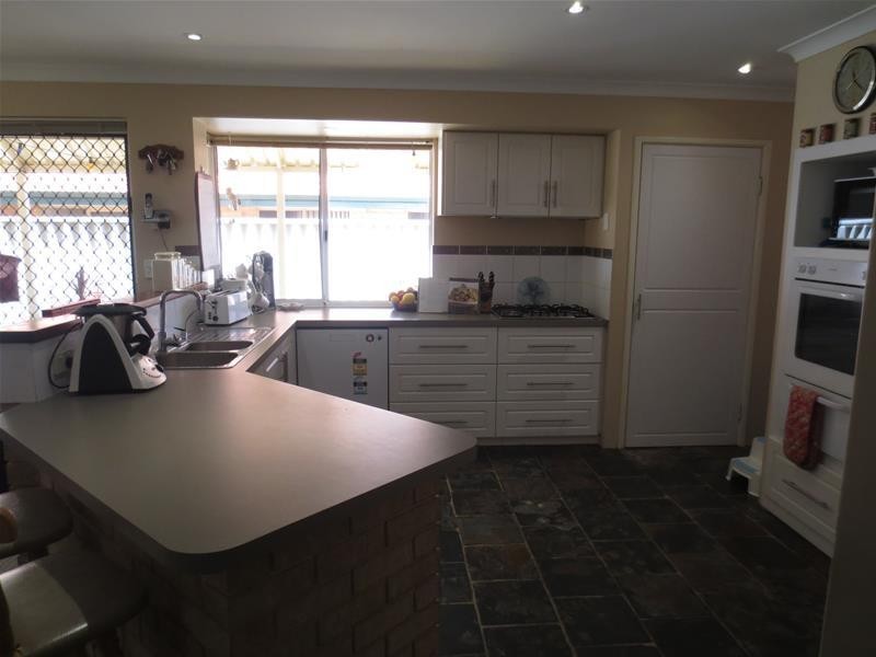 8 Tarbolton Gardens, Kinross WA 6028