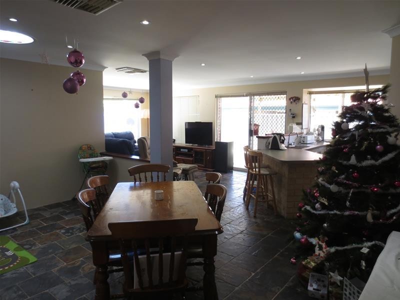 8 Tarbolton Gardens, Kinross WA 6028