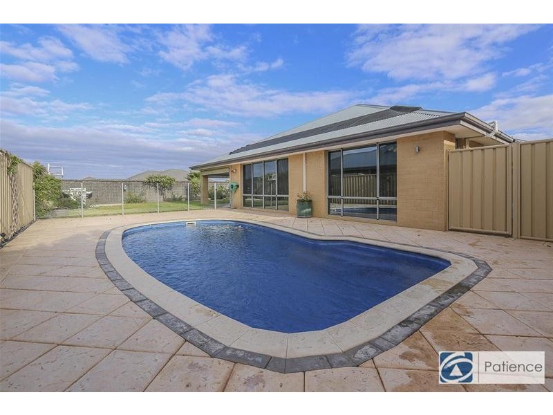 5 Helmsdale Loop, Butler WA 6036