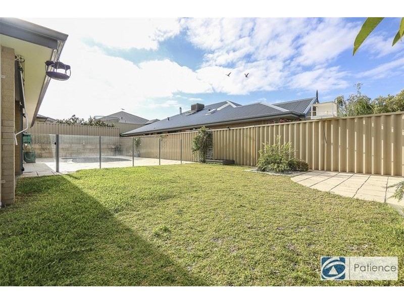 5 Helmsdale Loop, Butler WA 6036