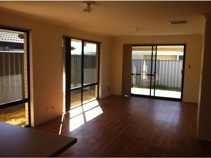 3 Robur Way, Banksia Grove WA 6031