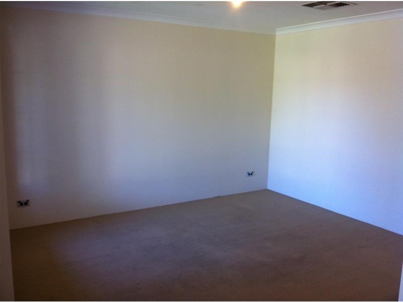 3 Robur Way, Banksia Grove WA 6031