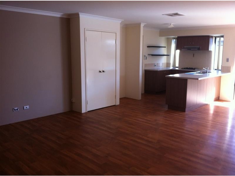 3 Robur Way, Banksia Grove WA 6031