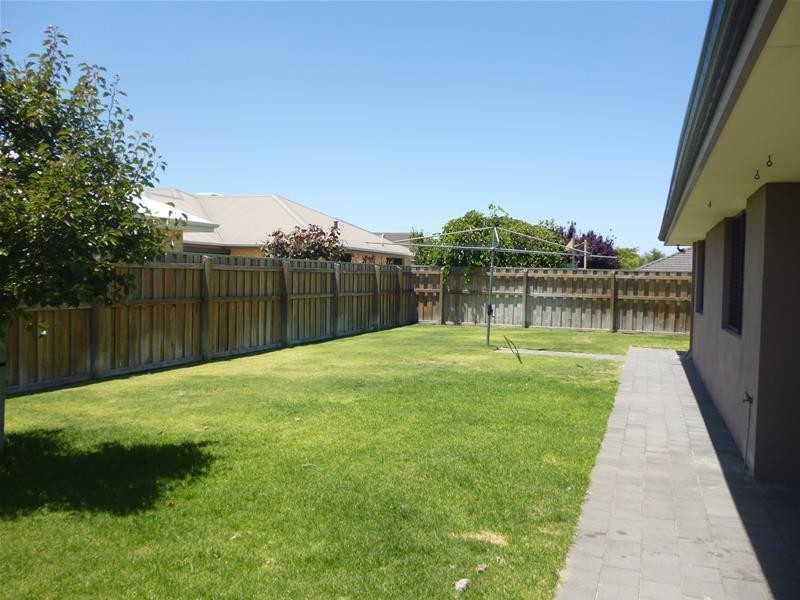 5 Alderley Close, Ellenbrook WA 6069