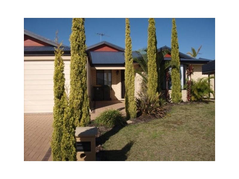 26 Lyndavale Loop, Carramar WA 6031