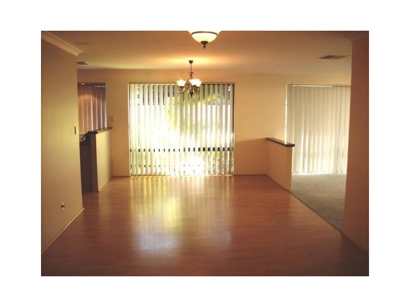 26 Lyndavale Loop, Carramar WA 6031