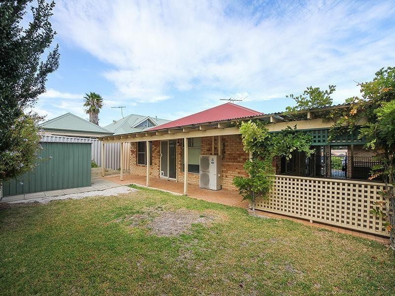 4 Akera Close, Hillarys WA 6025