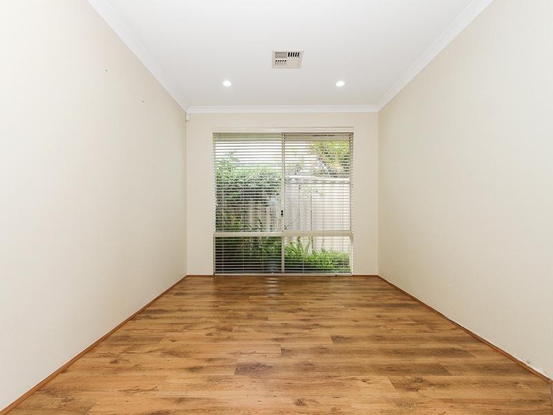 4 Akera Close, Hillarys WA 6025