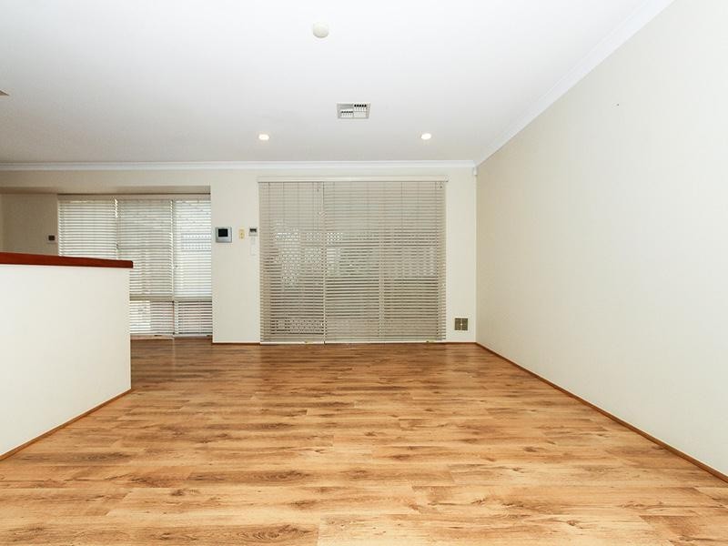 4 Akera Close, Hillarys WA 6025