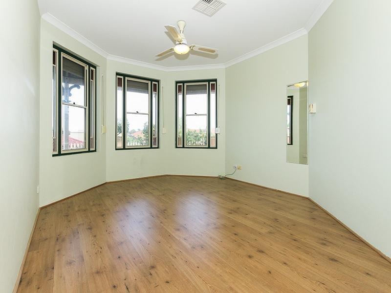 4 Akera Close, Hillarys WA 6025