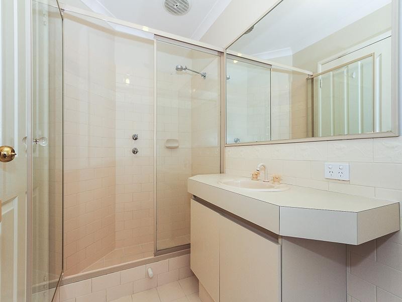 4 Akera Close, Hillarys WA 6025