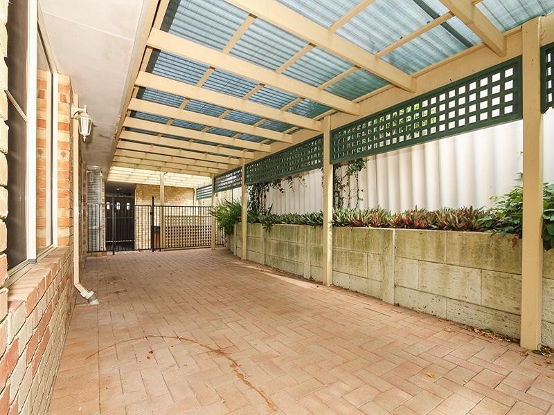 4 Akera Close, Hillarys WA 6025