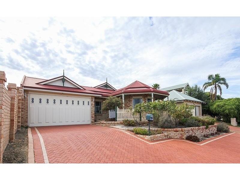 4 Akera Close, Hillarys WA 6025