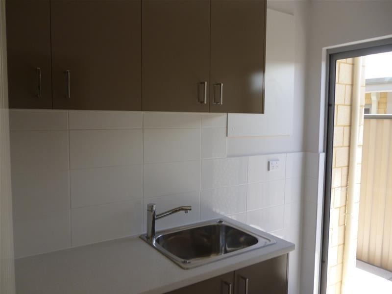 4 Tranquility Crescent, Aveley WA 6069