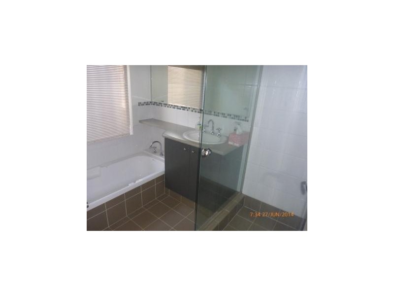 2/25 Peppering Way, Westminster WA 6061