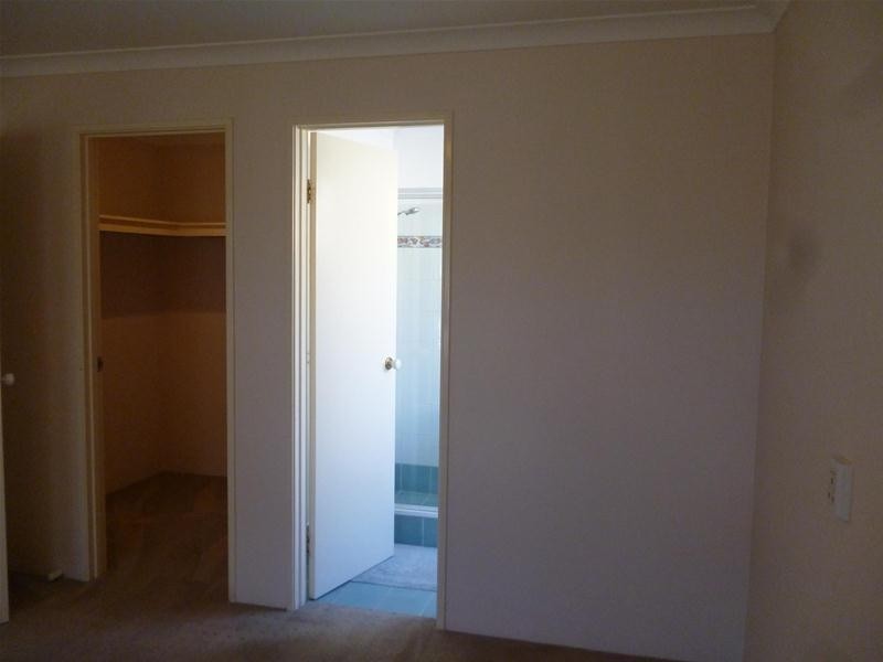 25 Minjah Circuit, Carramar WA 6031