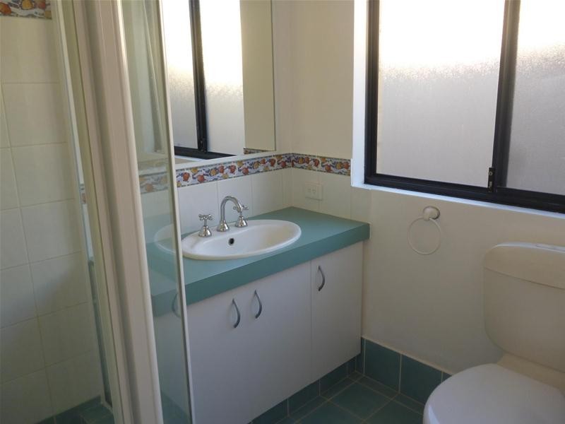 25 Minjah Circuit, Carramar WA 6031