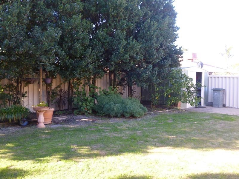 25 Minjah Circuit, Carramar WA 6031