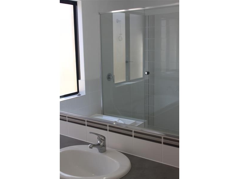 17 Fogliani Loop, Sinagra WA 6065