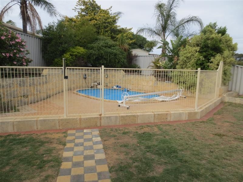 24 Harrier Way, Beldon WA 6027