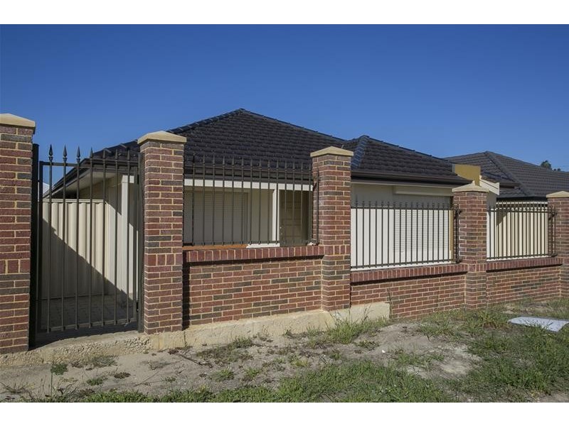 27 Fairvale Bend, Madeley WA 6065