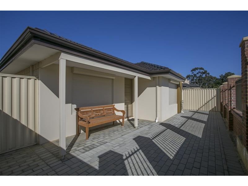27 Fairvale Bend, Madeley WA 6065