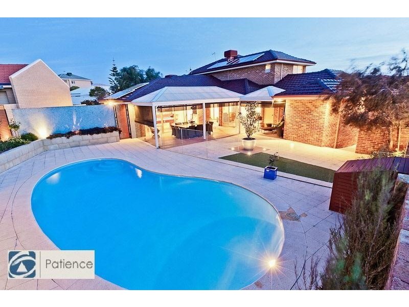 16 Kinsale Drive, Mindarie WA 6030