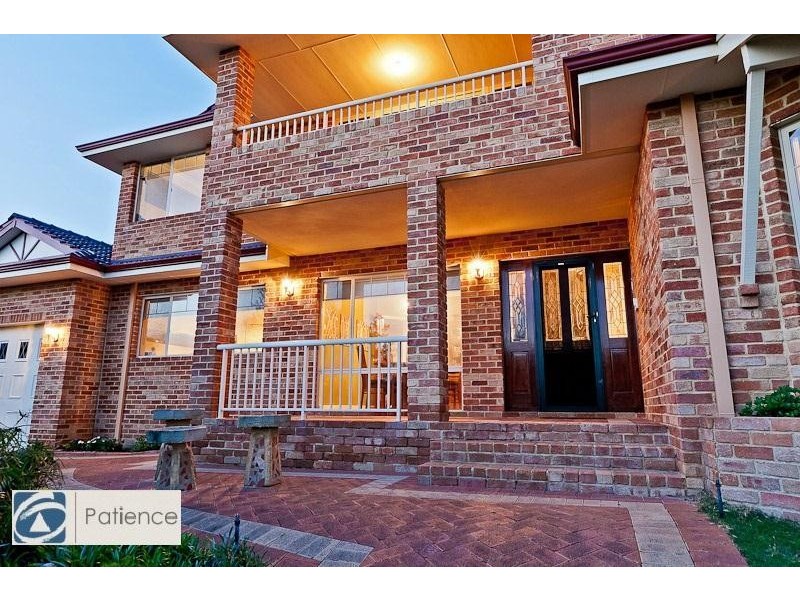 16 Kinsale Drive, Mindarie WA 6030