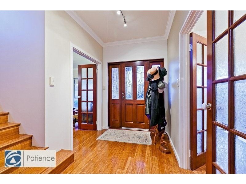 16 Kinsale Drive, Mindarie WA 6030