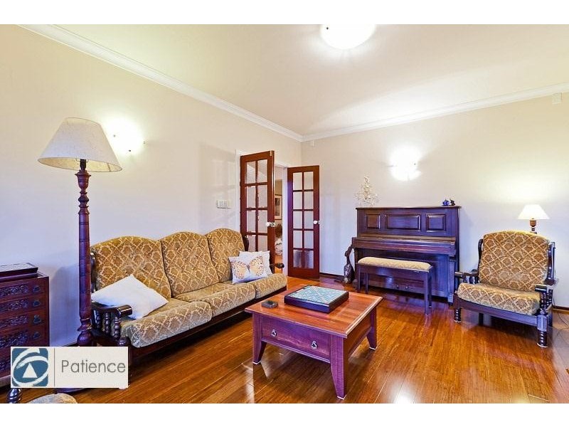 16 Kinsale Drive, Mindarie WA 6030