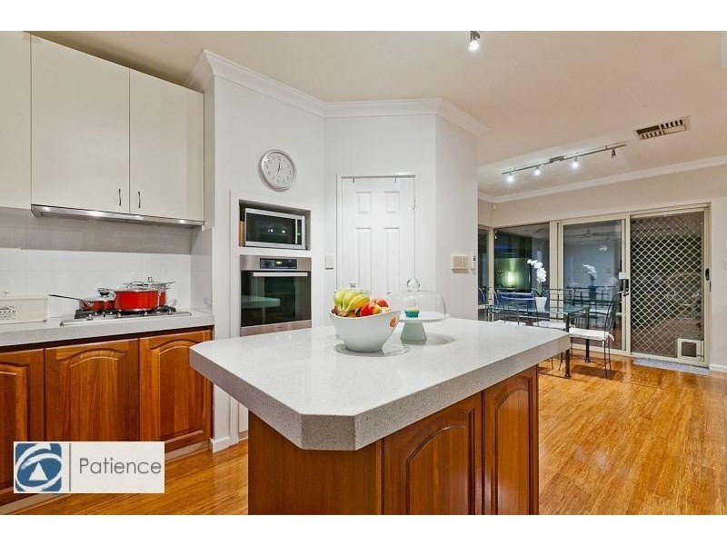 16 Kinsale Drive, Mindarie WA 6030