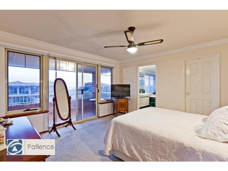 16 Kinsale Drive, Mindarie WA 6030