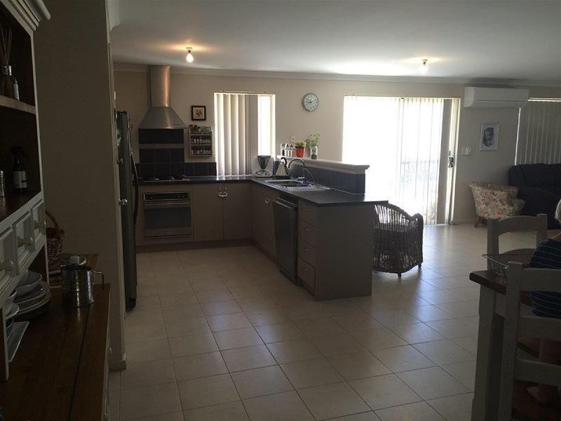 10 Lynella Circuit, Banksia Grove WA 6031