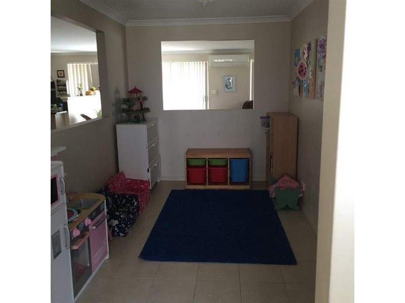 10 Lynella Circuit, Banksia Grove WA 6031