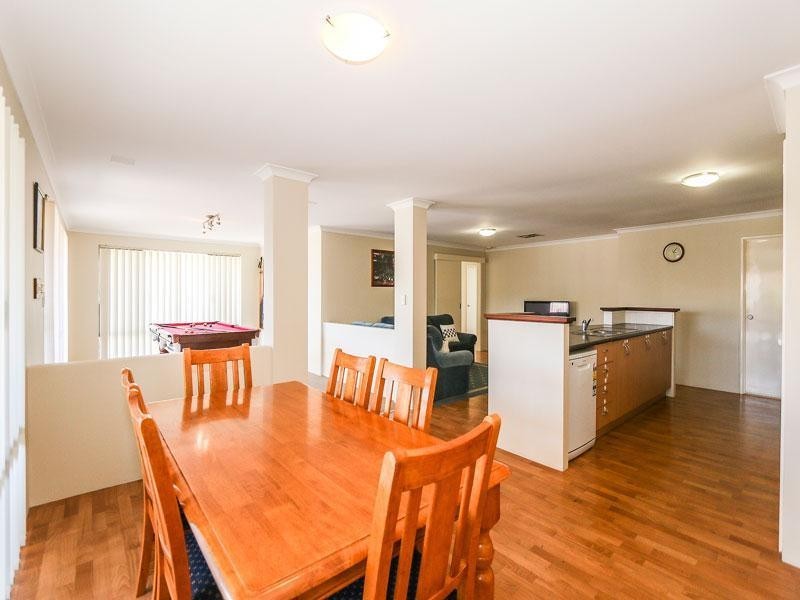 1 Allanbi Circle, Carramar WA 6031