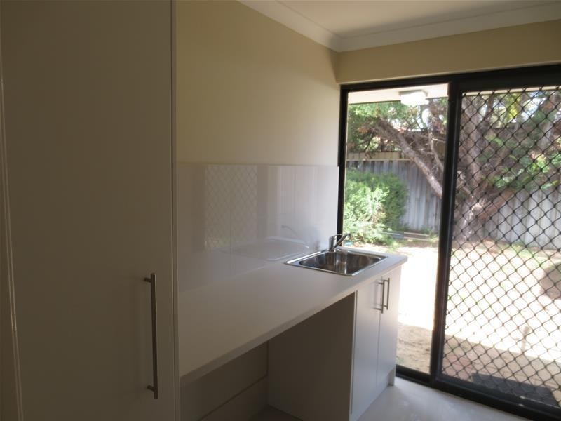 15 Golflinks Drive, Carramar WA 6031