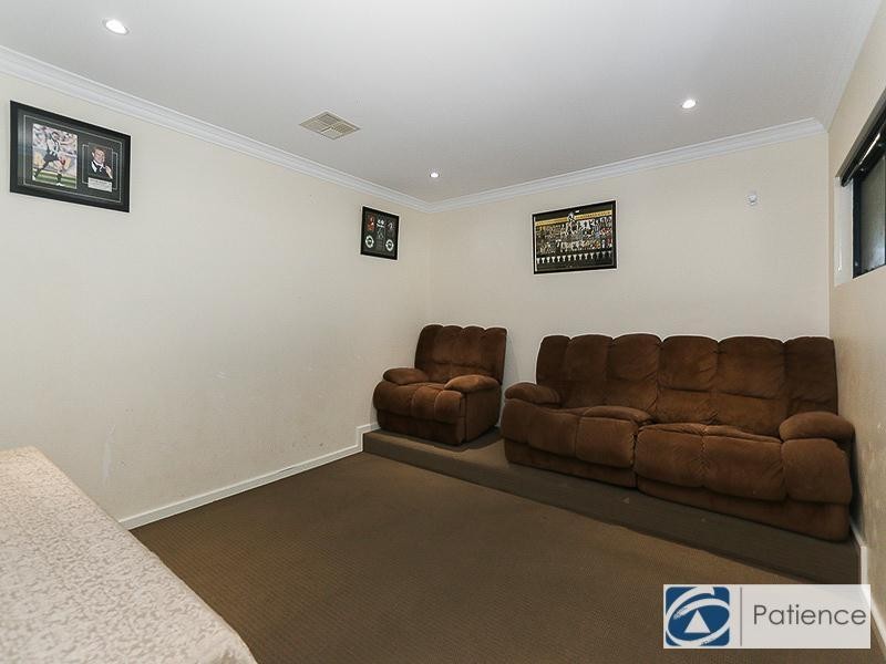 4 Covent Fairway, Pearsall WA 6065