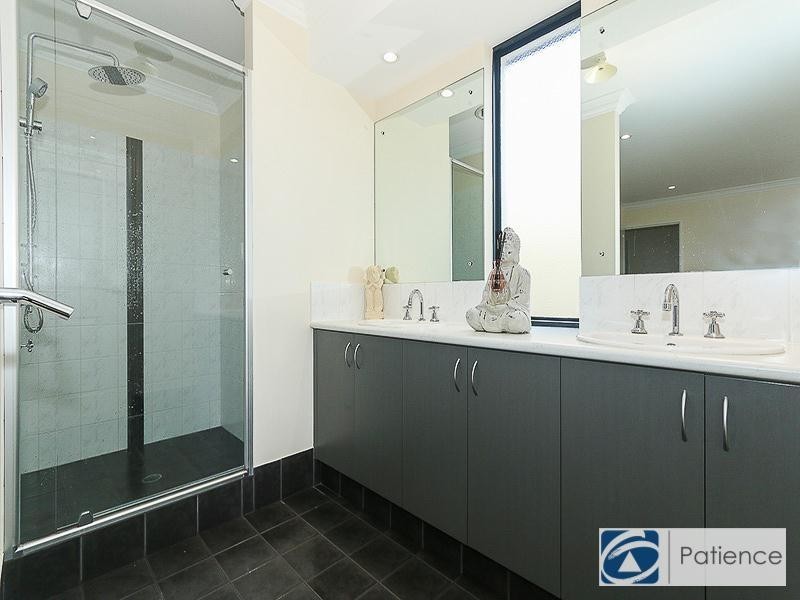 4 Covent Fairway, Pearsall WA 6065