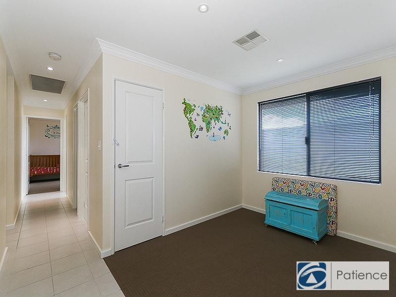 4 Covent Fairway, Pearsall WA 6065