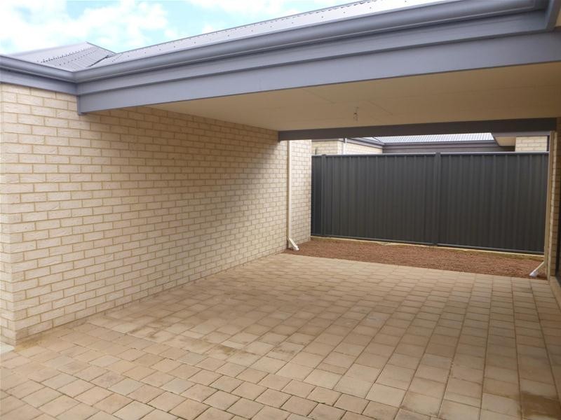 126 Joseph Banks Boulevard, Banksia Grove WA 6031