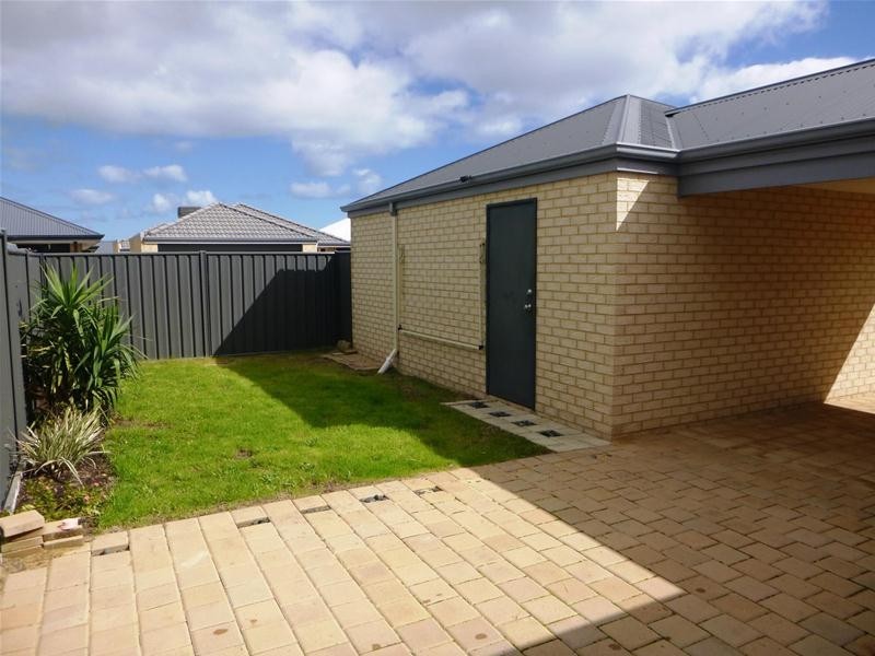 126 Joseph Banks Boulevard, Banksia Grove WA 6031