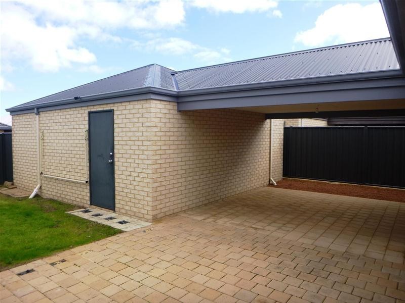 126 Joseph Banks Boulevard, Banksia Grove WA 6031