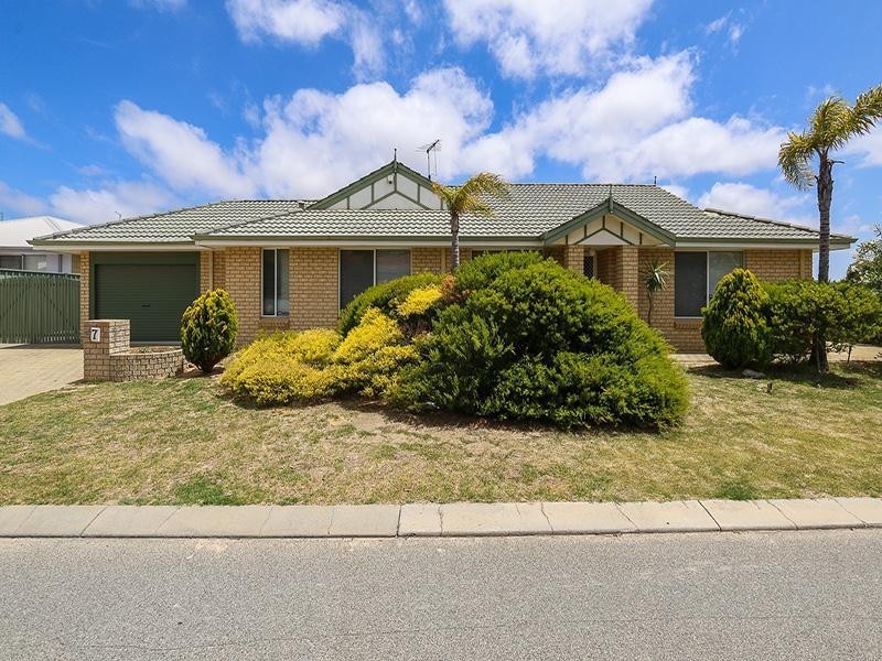 7 Swindon Lane, Currambine WA 6028